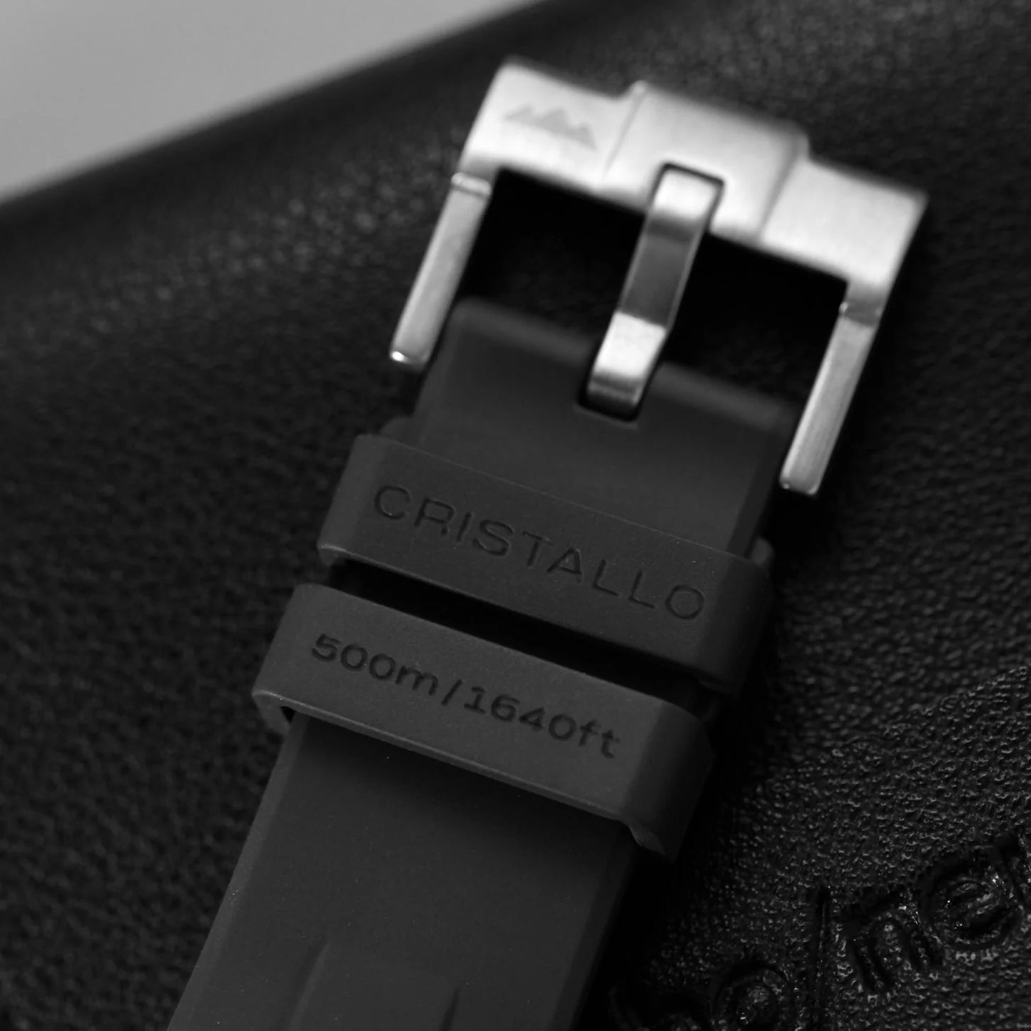ECHO/NEUTRA : CRISTALLO PROFESSIONAL DIVER NOIR