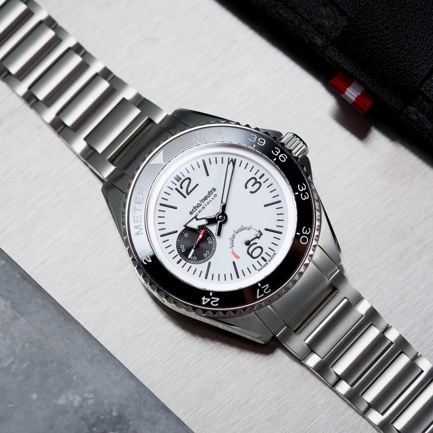 ECHO/NEUTRA : CRISTALLO PROFESSIONAL DIVER BLANC
