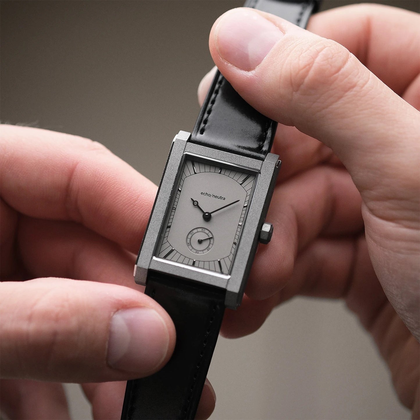 ECHO/NEUTRA : RIVANERA GRAY