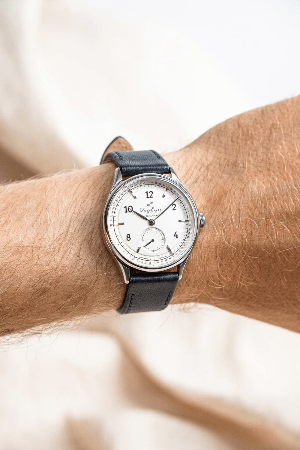 AV86 : 1968 MECHANICAL STEEL WHITE