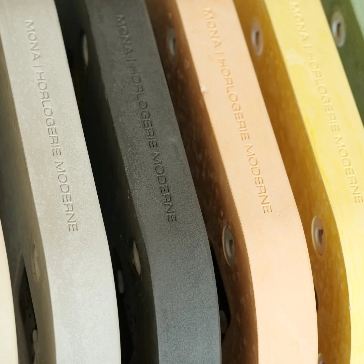 MONA : HORLOGE