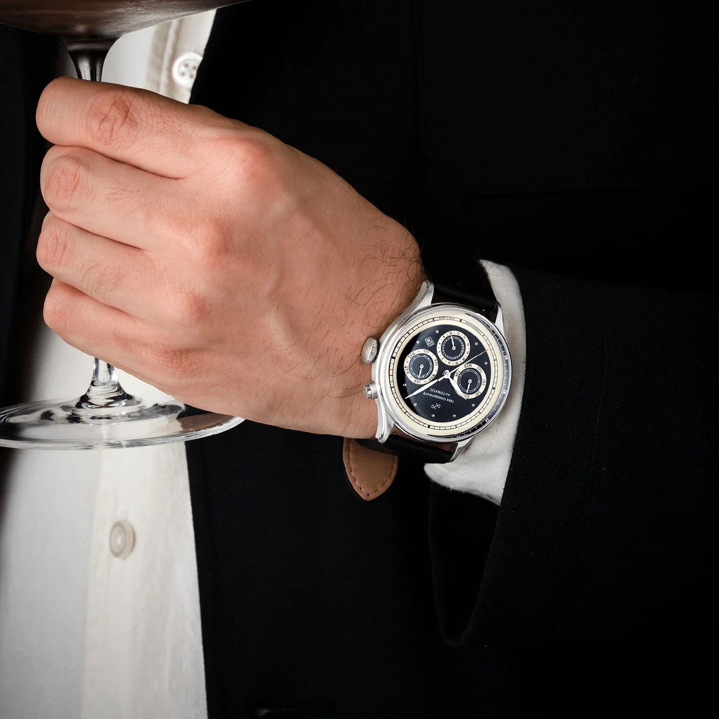 ABOUT VINTAGE : 1564 CHRONODATE - STEEL BLACK