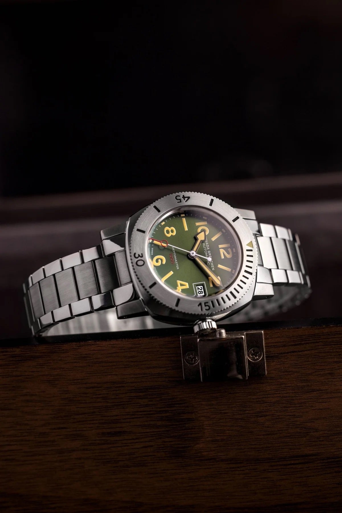 NIVADA GRENCHEN : DEPTHMASTER GREEN DATE