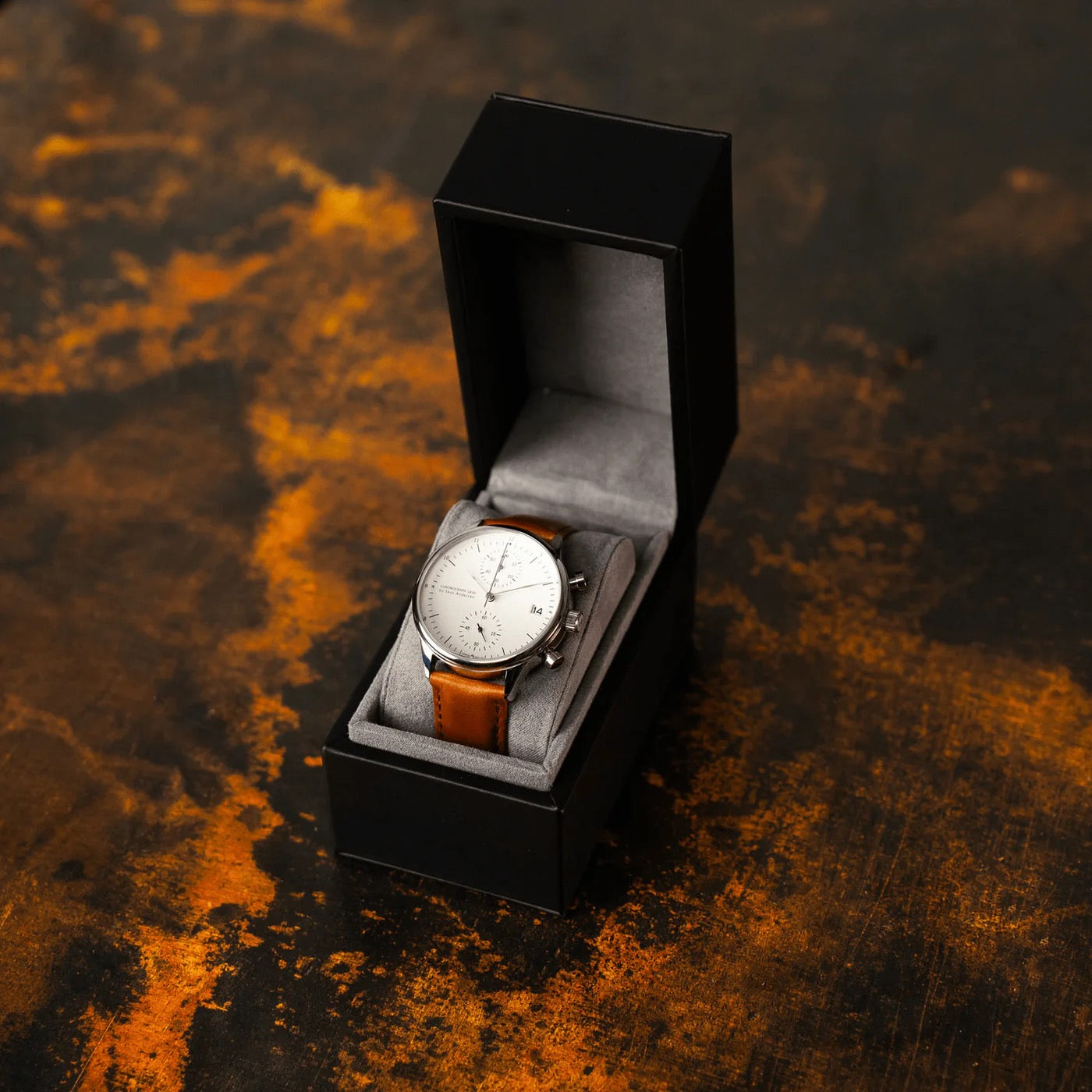 AV86 : 1844 CHRONOGRAPH - STEEL WHITE