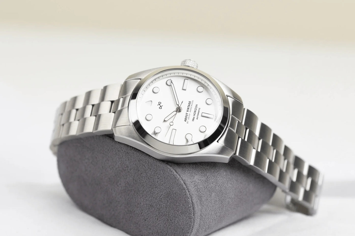 ABOUT VINTAGE: 1964 STEEL - MATTE WHITE