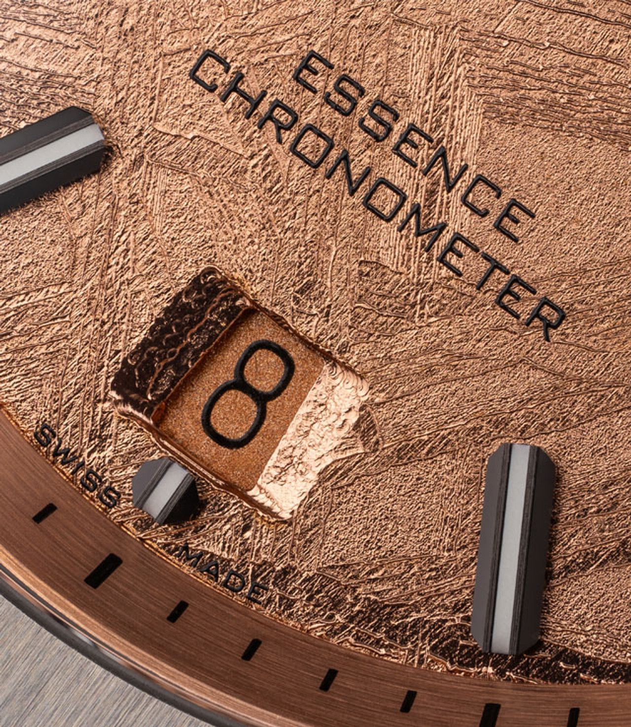 FORMEX : ESSENCE CHRONOMÈTRE AUTOMATIQUE "SPACE GOLD" 39 MM