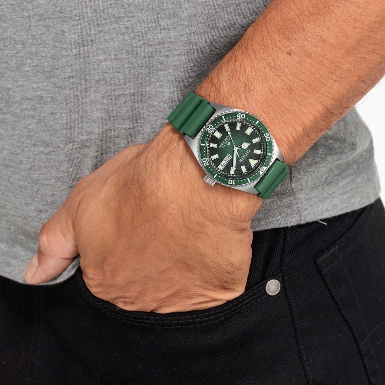 CITIZEN: PROMASTER MECHANICAL DIVER - NY0121-09XE