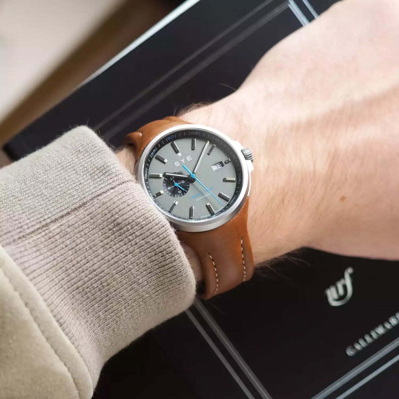 SYE: MOT1ON AUTOMATICO 24 BULLIT TITANIO - PULSERA WHISKY