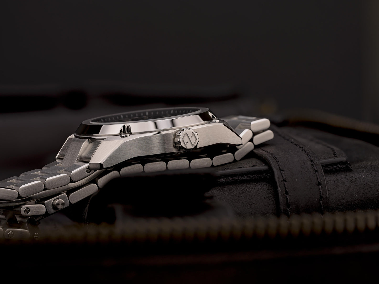 FORMEX : ESSENCE 39MM - SPACE GLACIER