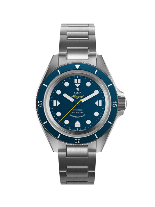 Yema Navygraf Marine nationale CMM.10, lunette bleue — vue de face sur bracelet acier