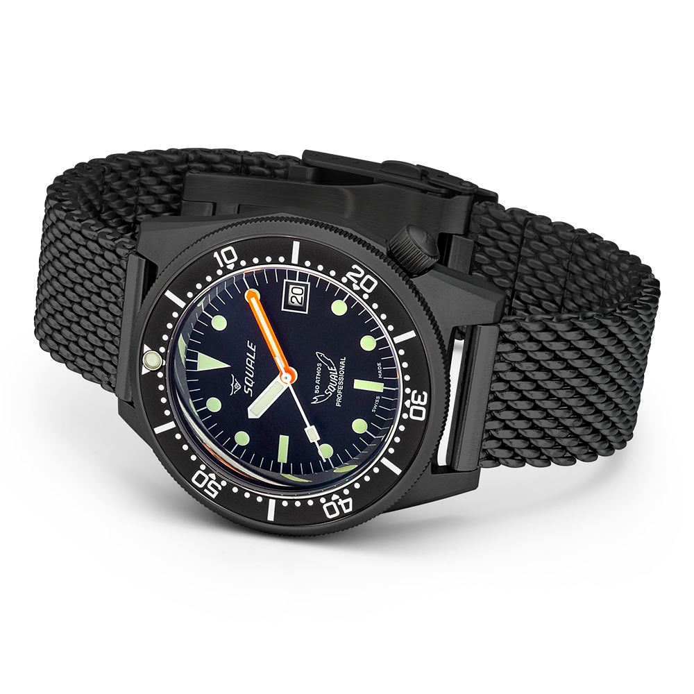 Squale 1521 DLC noire — Milanais noir — détail de la montre