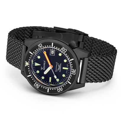 Squale 1521 DLC noire — Milanais noir — détail de la montre