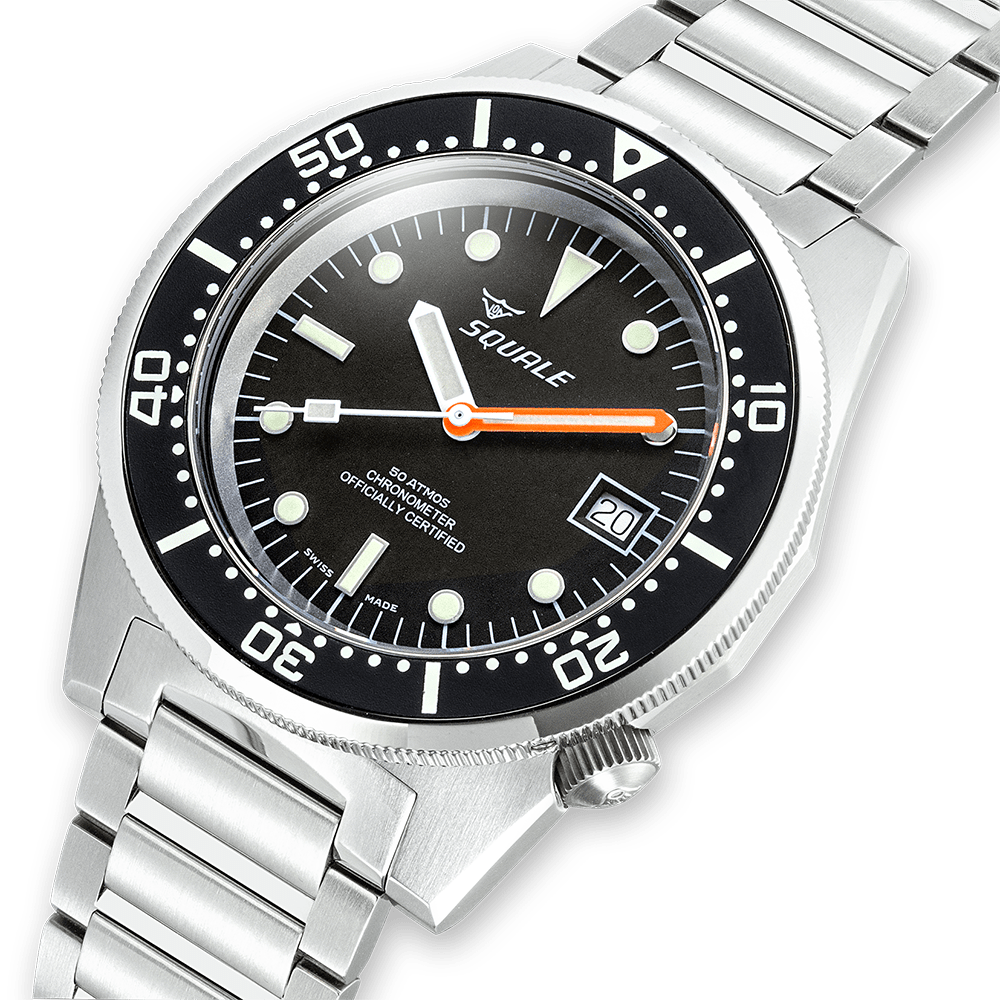 Squale 1521 Classic COSC noire — bracelet acier — vue de trois quarts