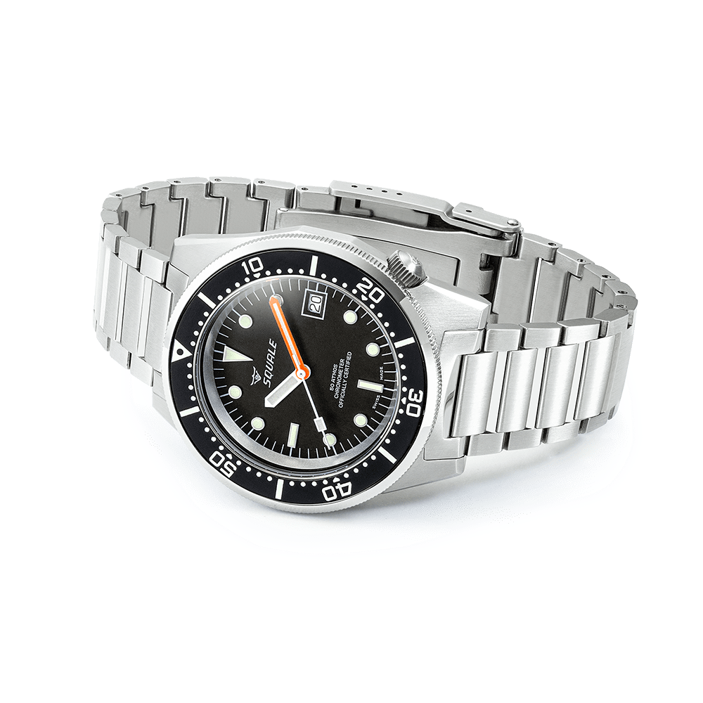 Squale 1521 Classic COSC noire — bracelet acier — profil du boîtier