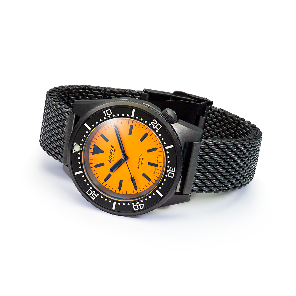 Squale 1521 Full Luminous orange Militaire — Milanais noir — détail de la montre