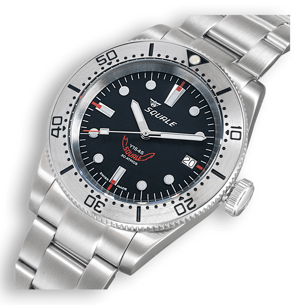 Squale 1545 noire à lunette acier — bracelet acier — détail du cadran