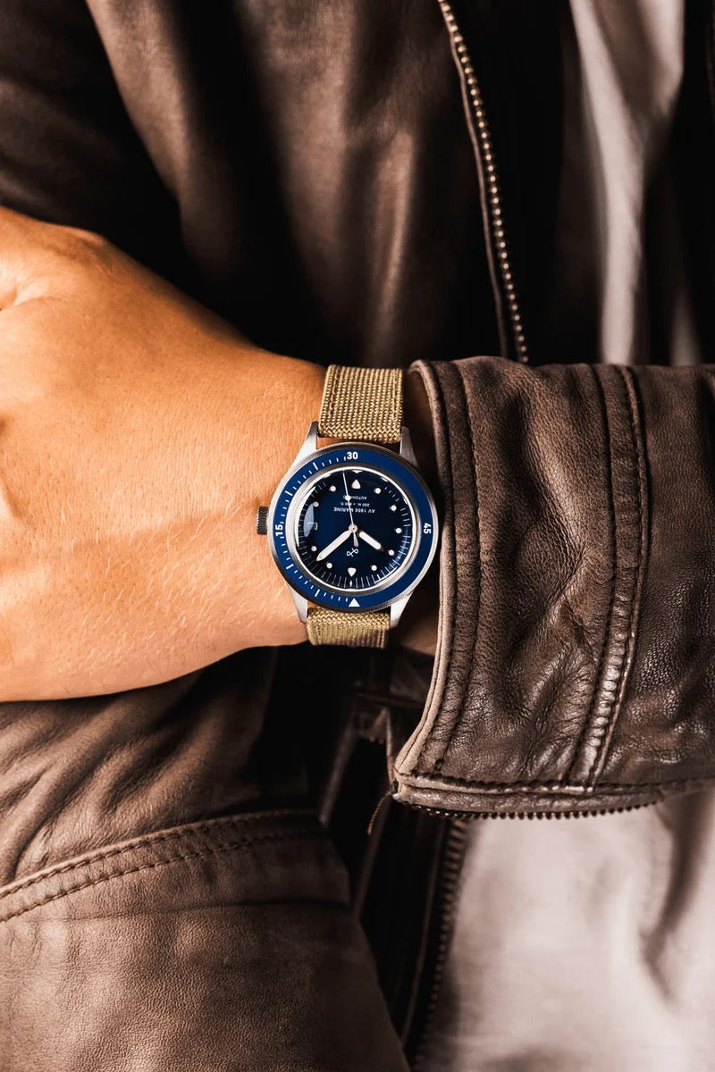 ABOUT VINTAGE : 1956 MARINE - STEEL BLUE