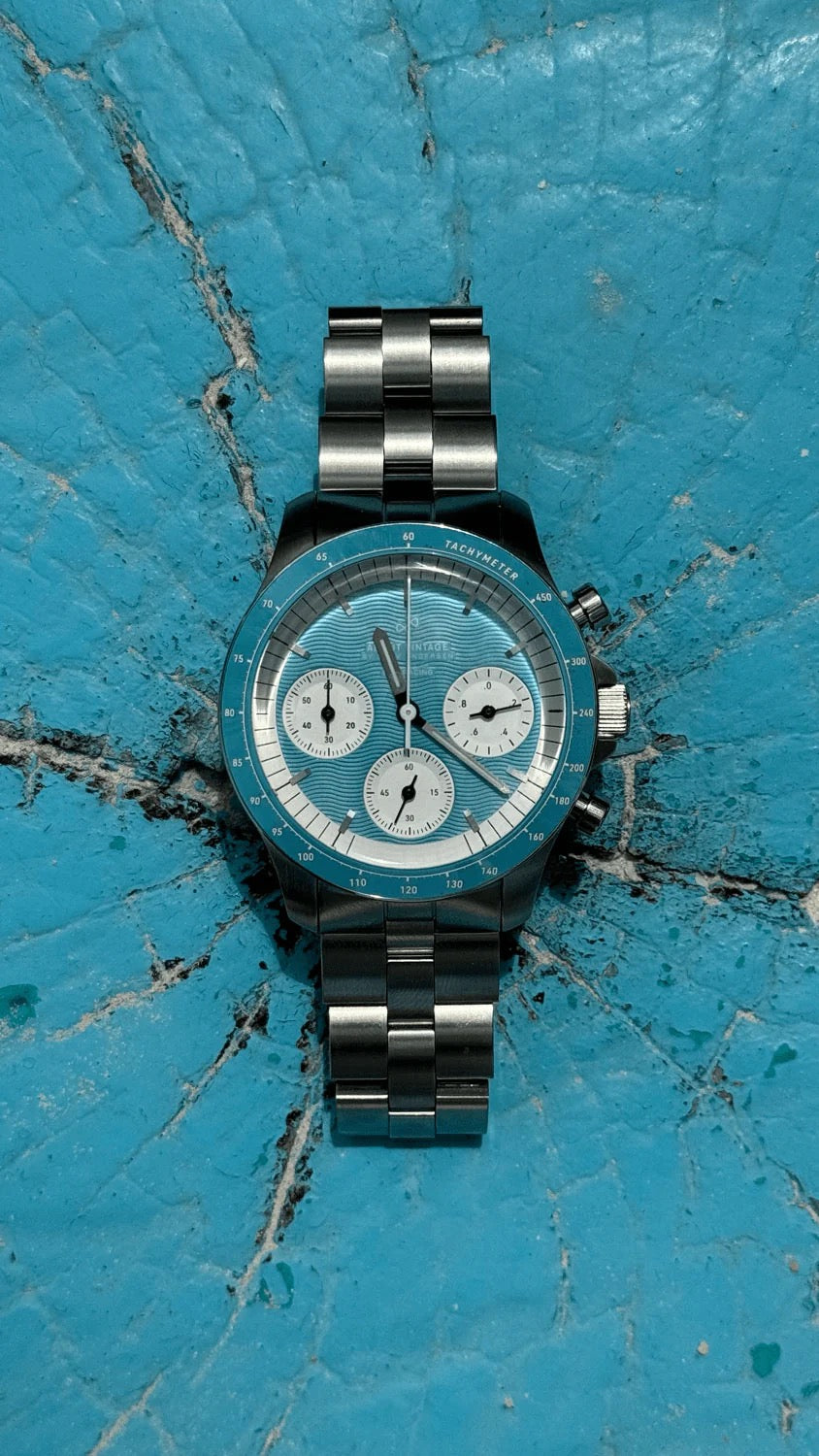 ACERCA DE VINTAGE: CRONÓGRAFO DE CARRERAS DE 1960 - ACERO / NEGRO Y BLANCO GRUTO