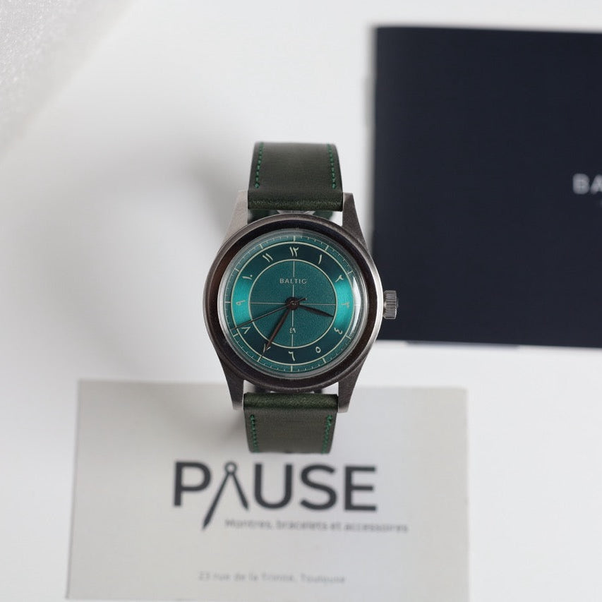 Montre Baltic x Perpetuel : HMS 002 Vert Édition Limitée n°19/71