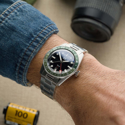 HTD Aquatìc GMT Vert — au poignet