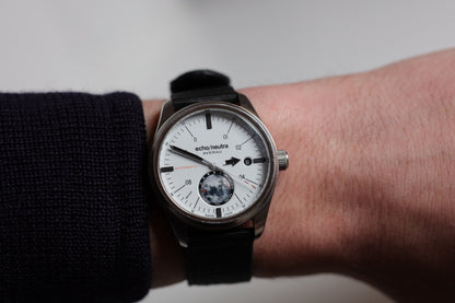 MONTRE ECHO/NEUTRA : AVERAU 39 "BIG MOON" BLANCHE
