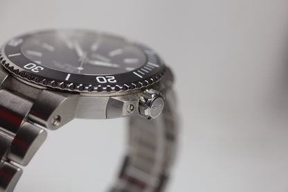 Montre Oris : Aquis Date Matte Black 01 733 7730 4124 07 8 24 05EB