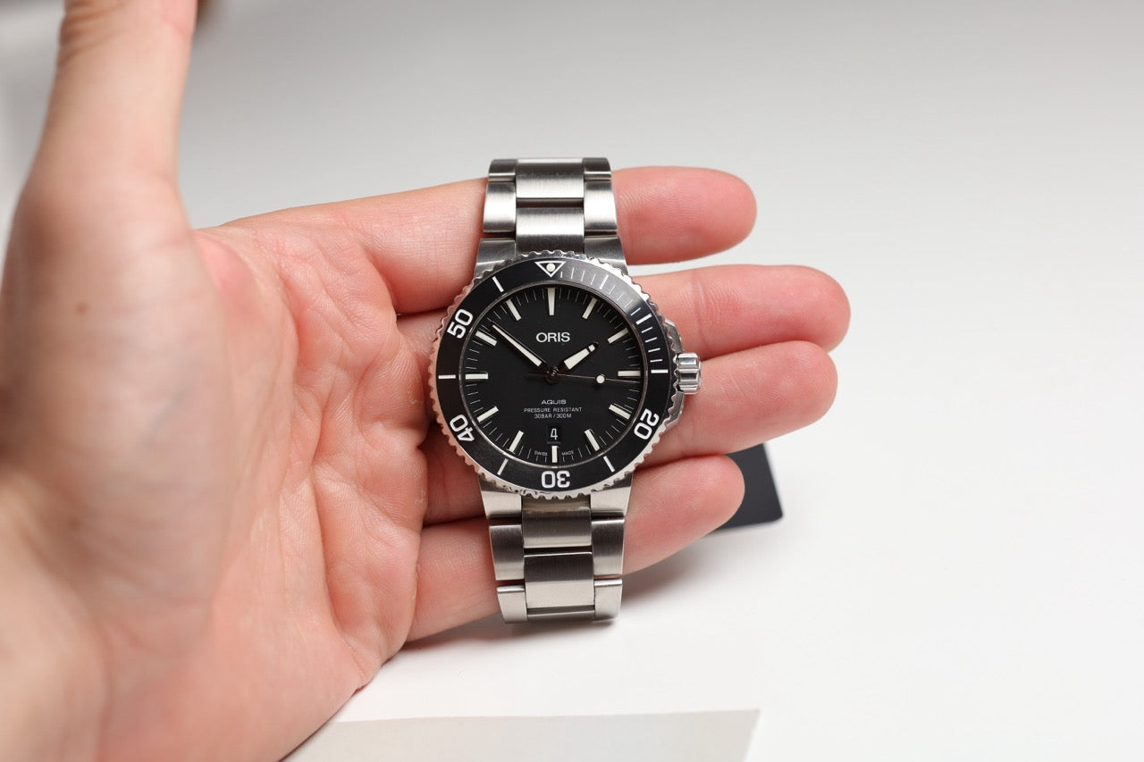 Montre Oris : Aquis Date Matte Black 01 733 7730 4124 07 8 24 05EB