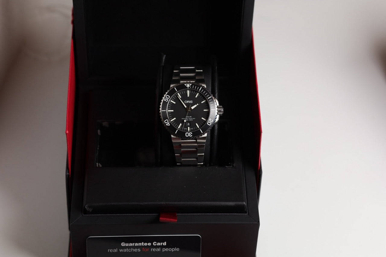 Montre Oris : Aquis Date Matte Black 01 733 7730 4124 07 8 24 05EB