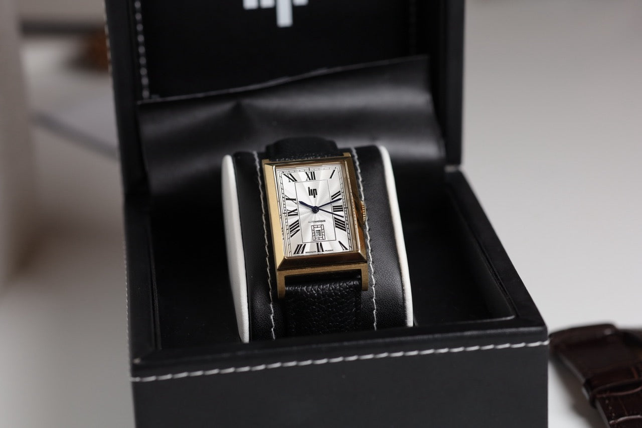 Montre LIP : Churchill T26 Automatique Dorée 671935