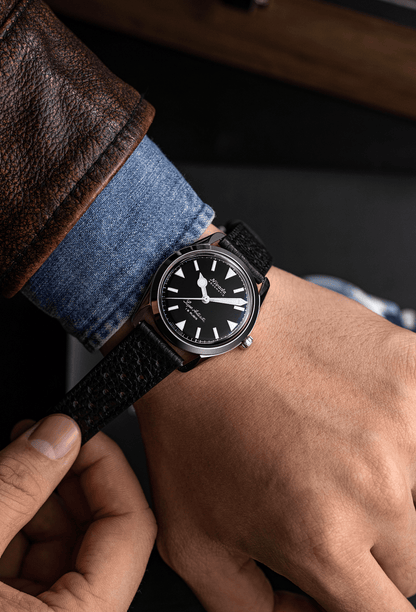 NIVADA GRENCHEN : SUPER ANTARCTIC 35 MM BLACK WHITE LUMINOVA