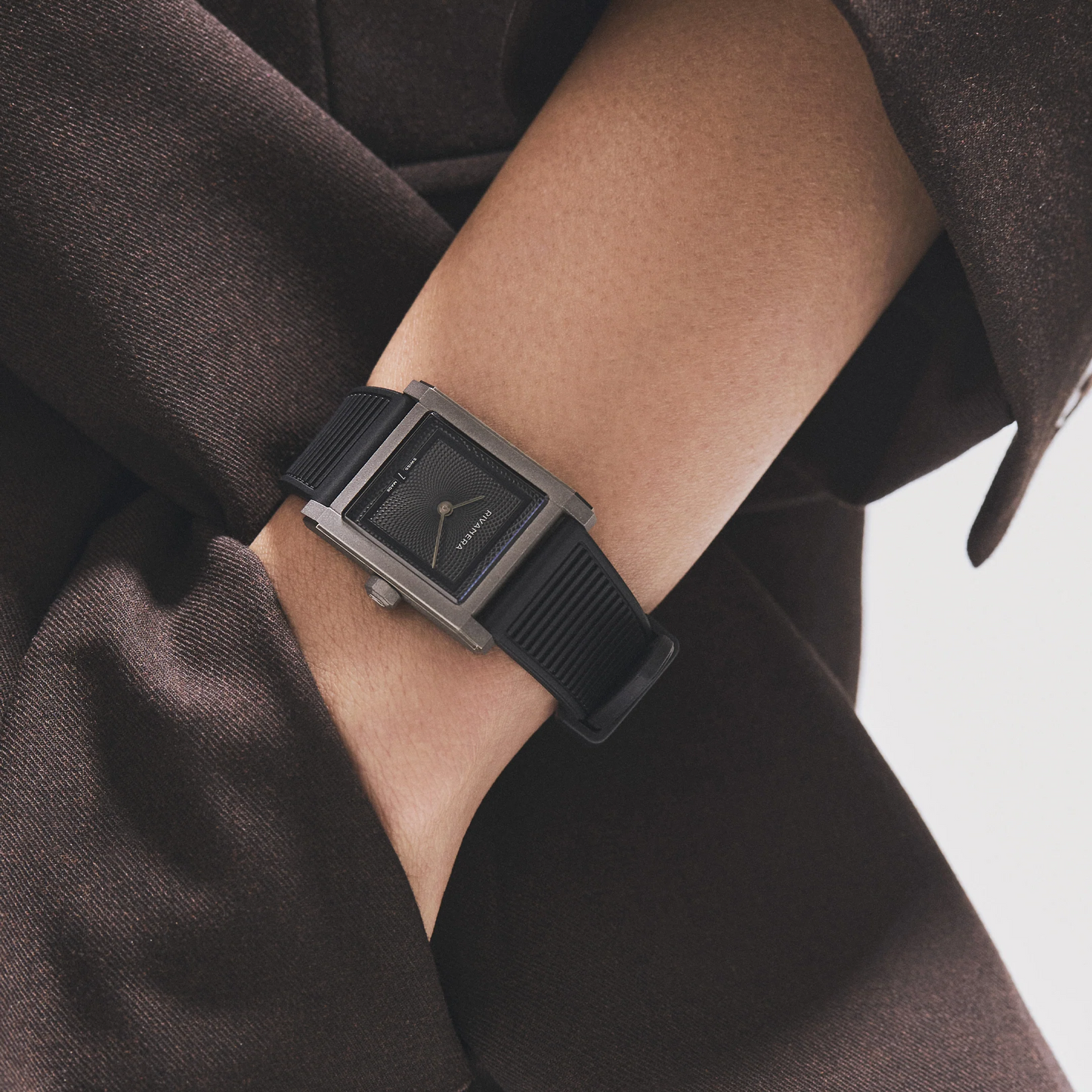 ECHO/NEUTRA : RIVANERA PICCOLO NOIRE GB