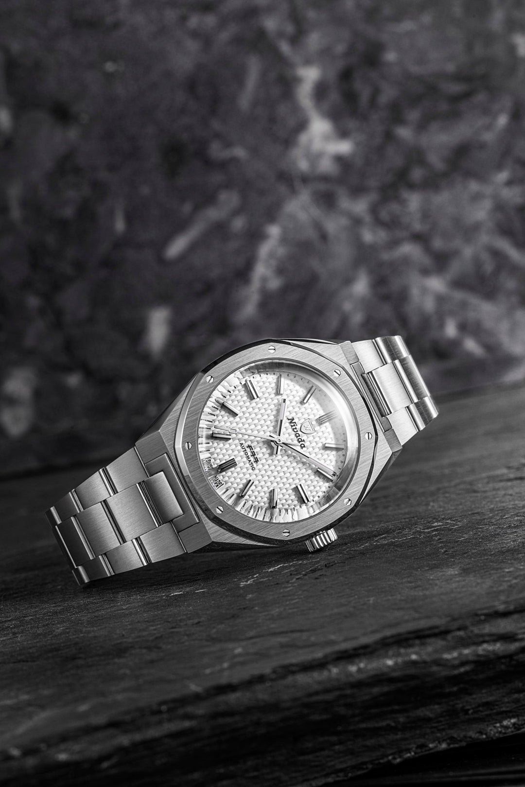 MONTRE NIVADA GRENCHEN F77 BLANC MARK 2 38MM