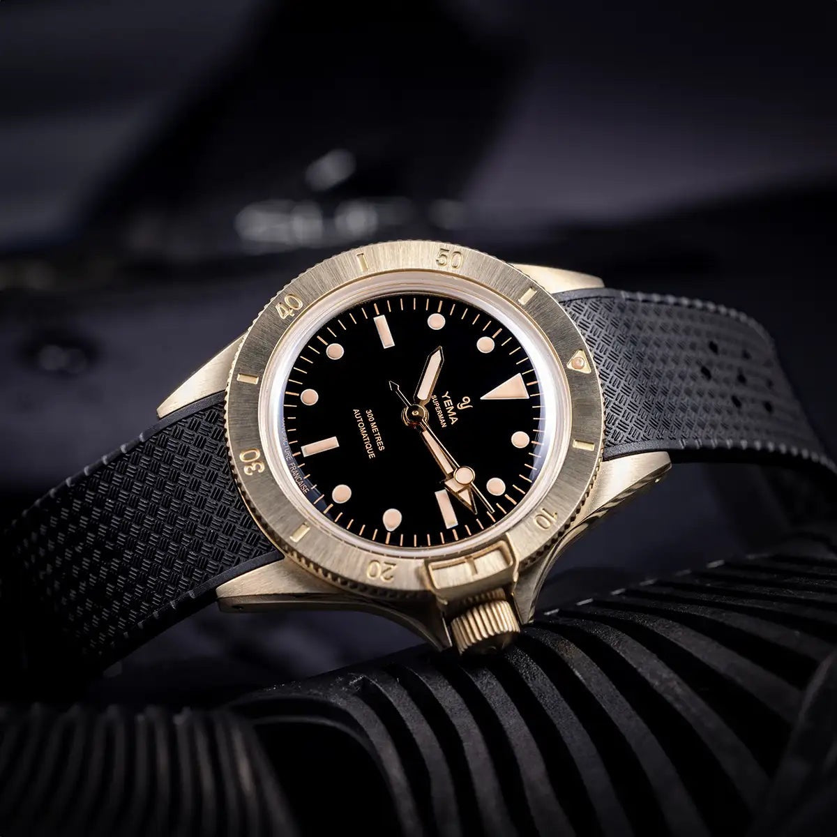 RELOJ YEMA: SUPERMAN BRONCE NEGRO 10CM