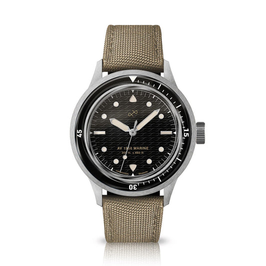 ACERCA DE VINTAGE: 1956 MARINO - ACERO NEGRO