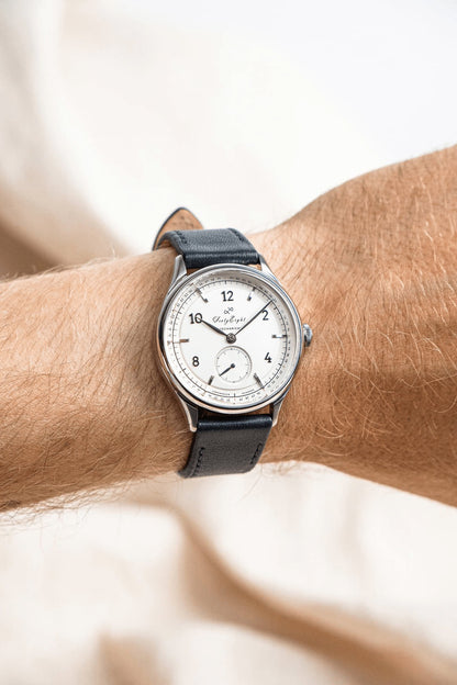 AV86 : 1968 MECHANICAL STEEL WHITE