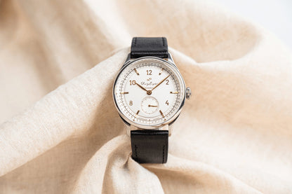 AV86 : 1968 MECHANICAL STEEL WHITE & ROSE GOLD