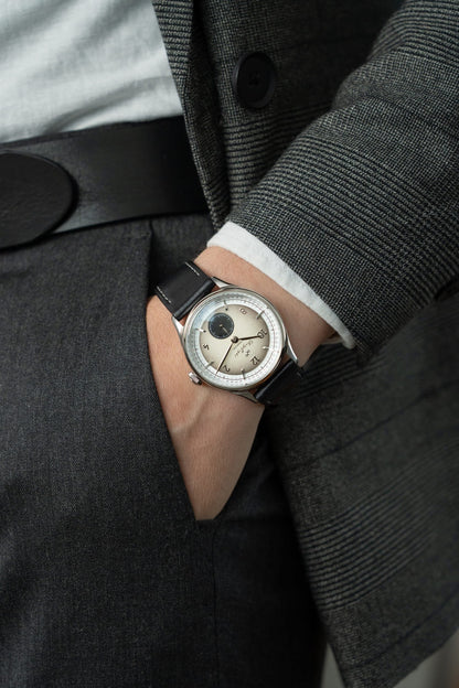 AV86 : 1968 MECHANICAL STEEL SAND & BLACK