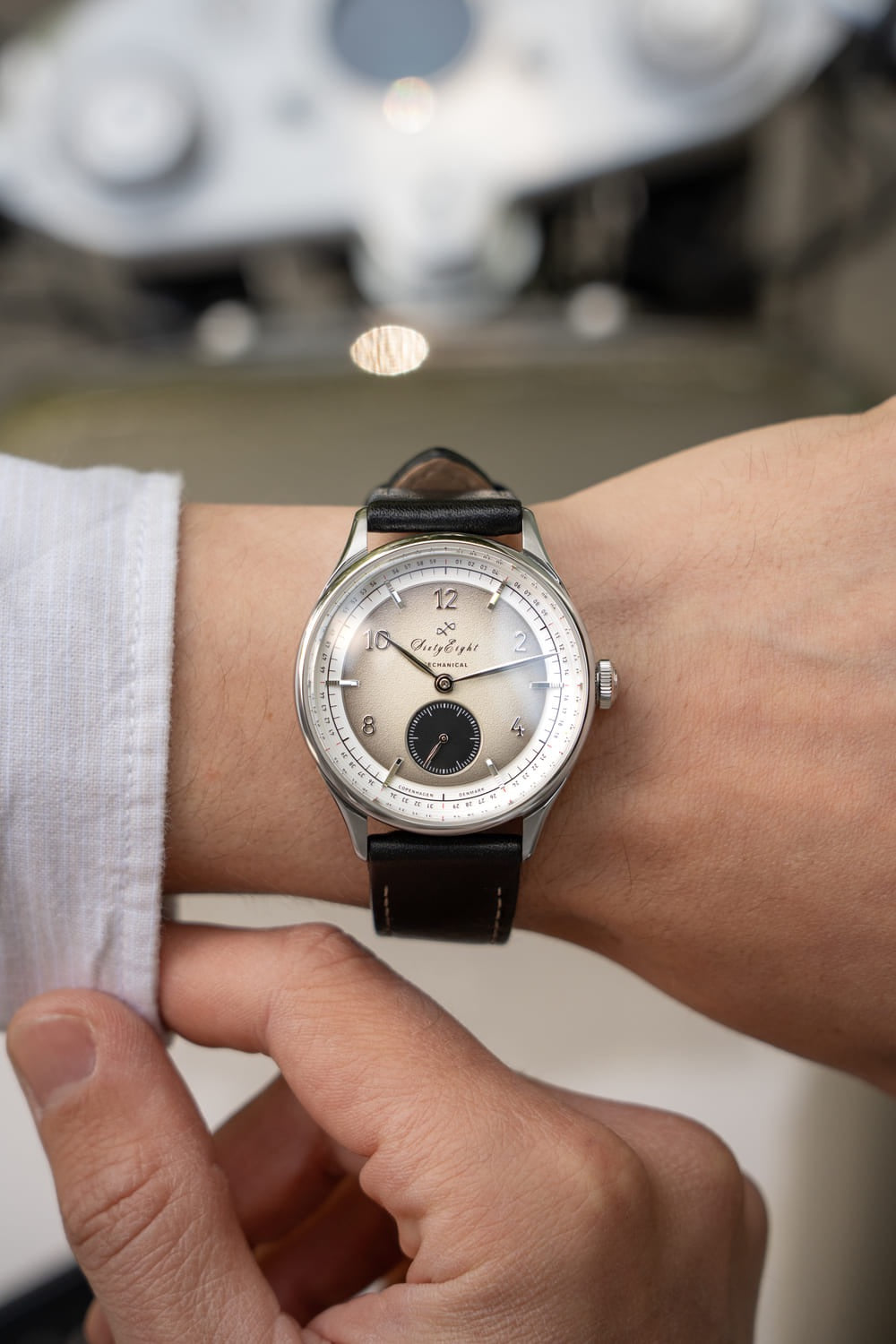 AV86 : 1968 MECHANICAL STEEL SAND & BLACK