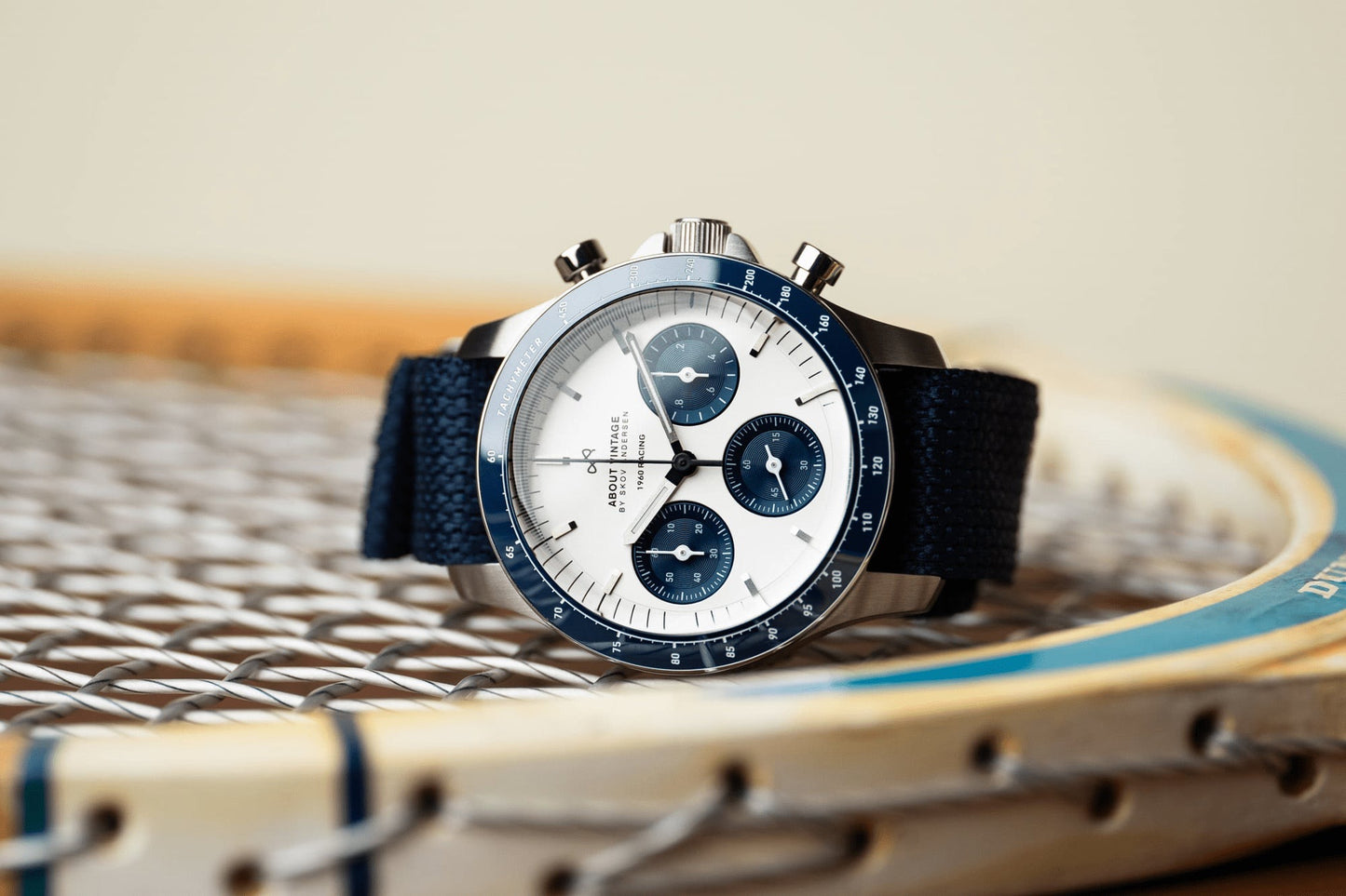 AV86 : 1960 RACING CHRONOGRAPHE - STEEL / NAVY & WHITE