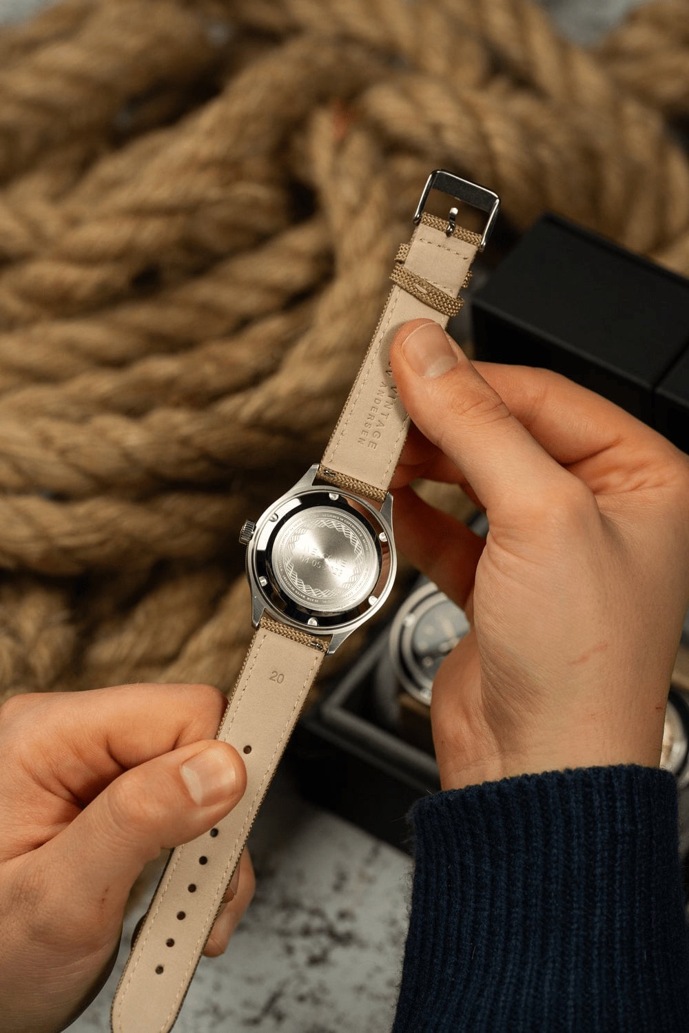 ACERCA DE VINTAGE: 1956 MARINO - ACERO NEGRO