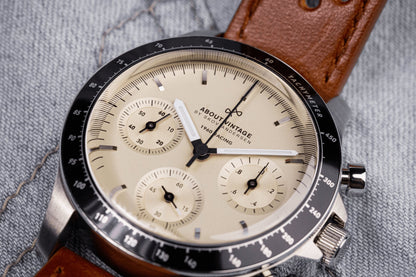 AV86 : 1960 RACING CHRONOGRAPHE - STEEL / OFF WHITE