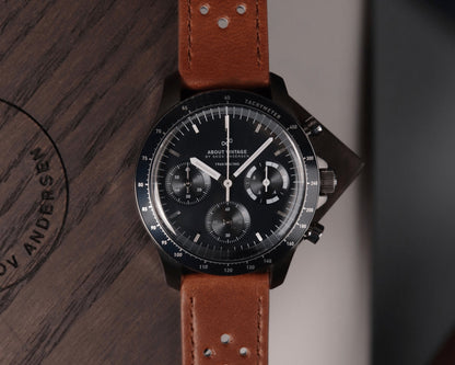 AV86 : 1960 RACING CHRONOGRAPHE - STEEL / MIDNIGHT BLUE