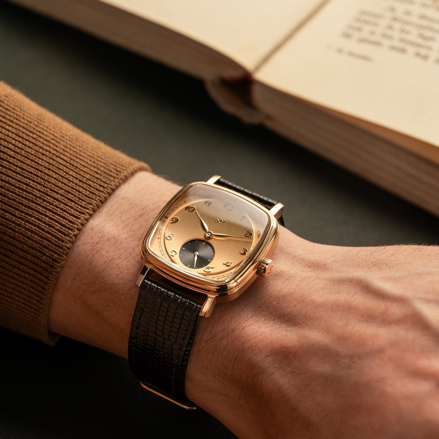 MONTRE AV86 : 1954 AMALFI MÉCANIQUE DORÉE