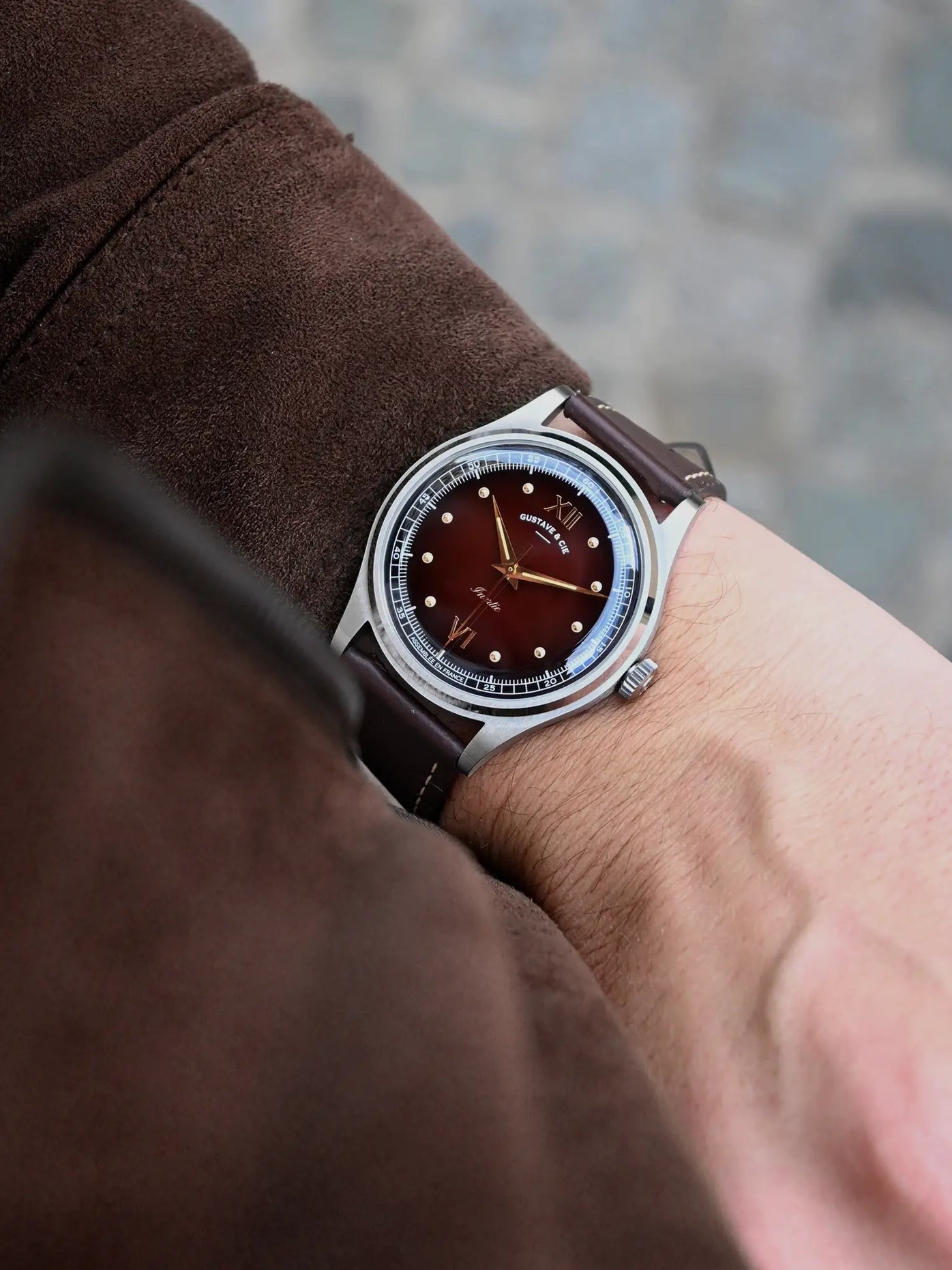 GUSTAVE : LÉON 12H MARRON