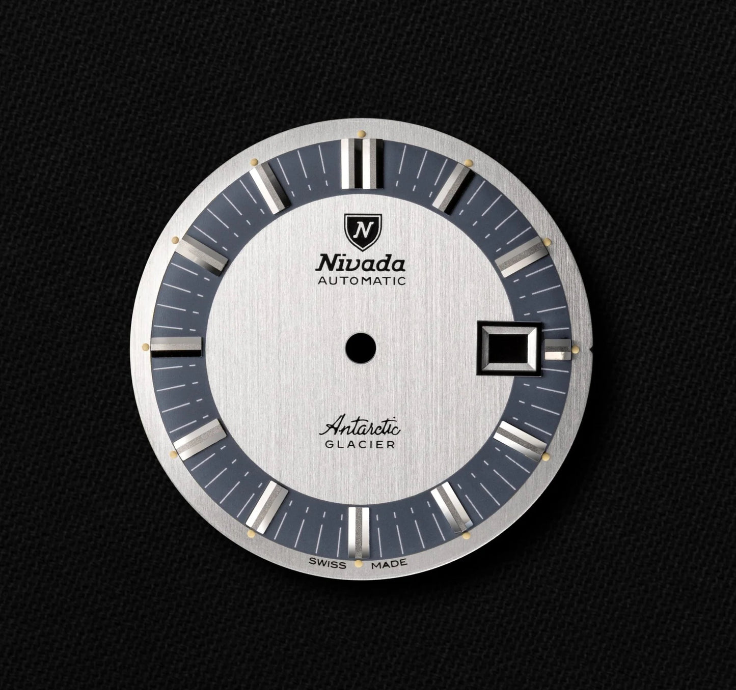 NIVADA GRENCHEN: F77 ESFERA NEGRA - FECHA