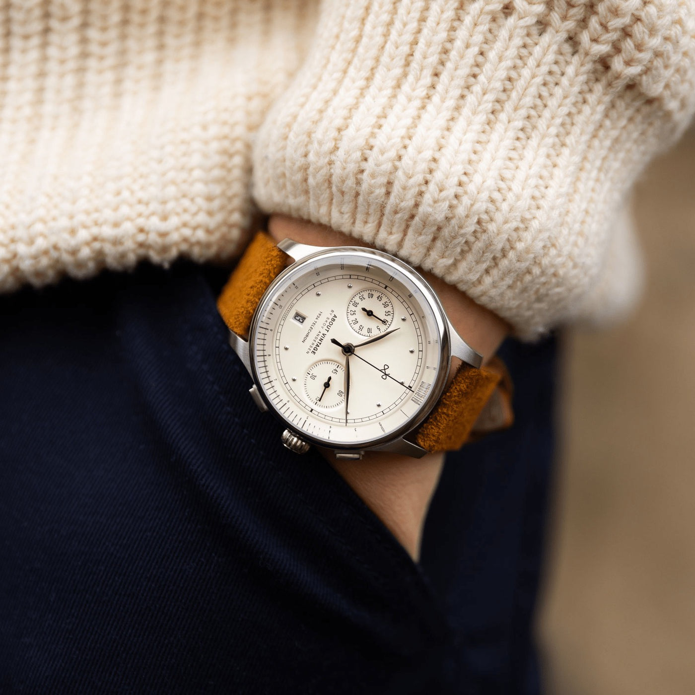 AV86 : 1934 TELECHRON STEEL OFF WHITE