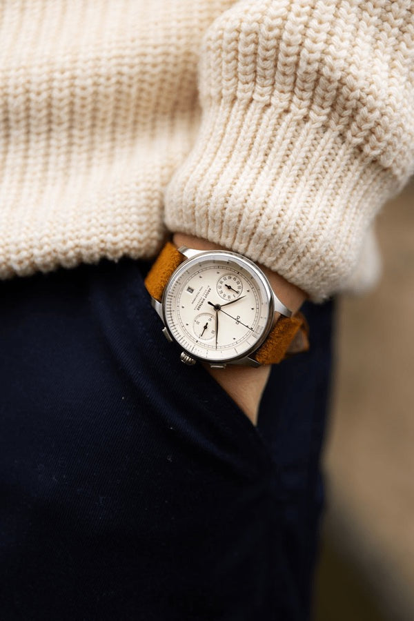 AV86 : 1934 TELECHRON STEEL OFF WHITE