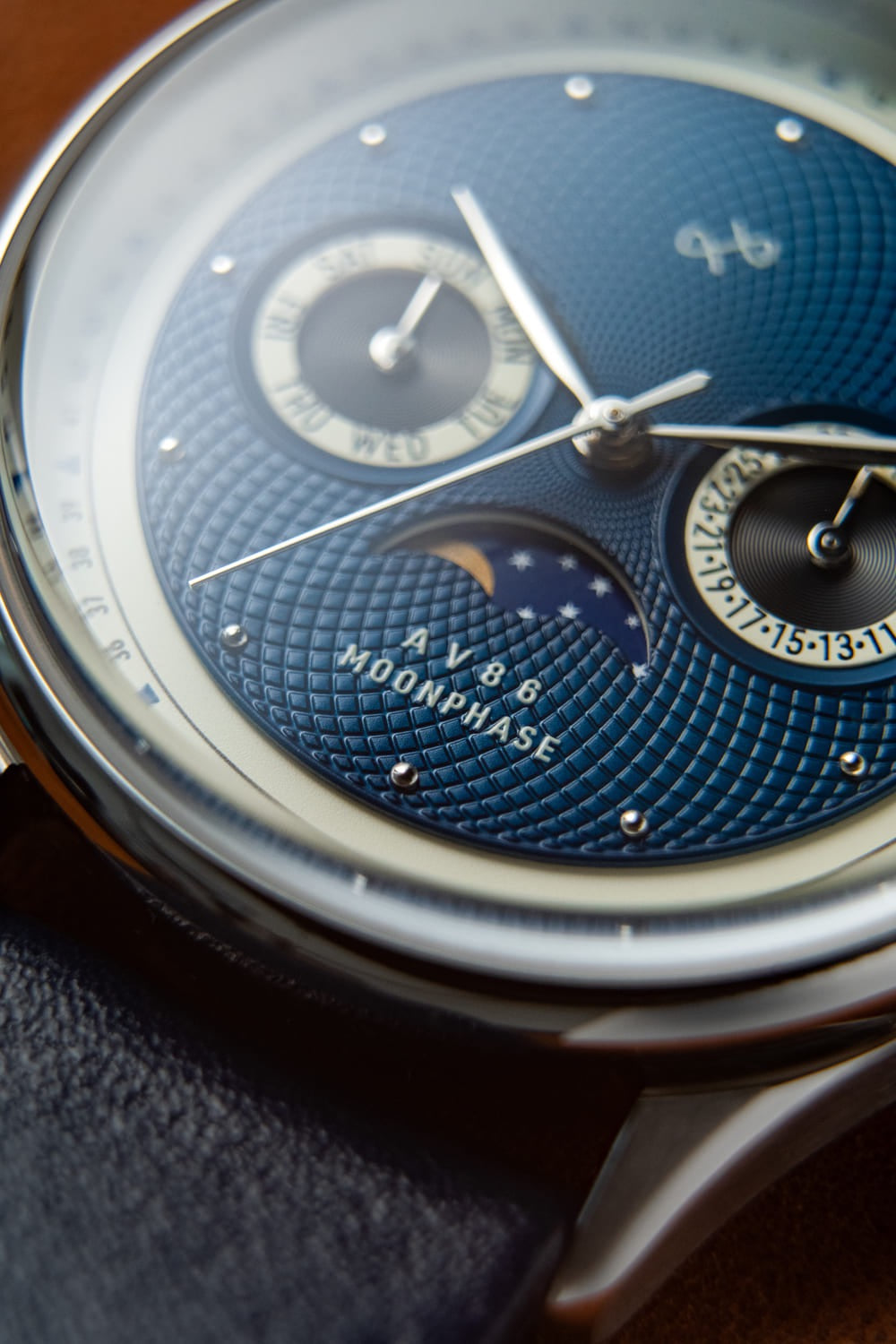 AV86 : 1968 MOONPHASE STEEL DARK BLUE