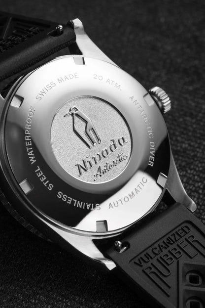 NIVADA GRENCHEN : ANTARCTIC DIVER