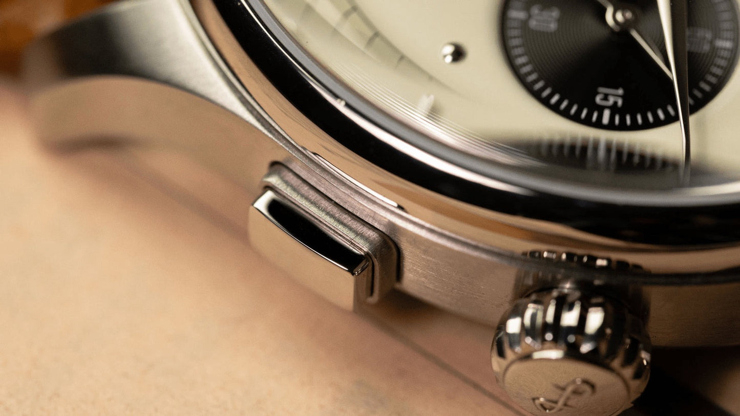 AV86 : 1934 TELECHRON STEEL OFF WHITE & BLACK